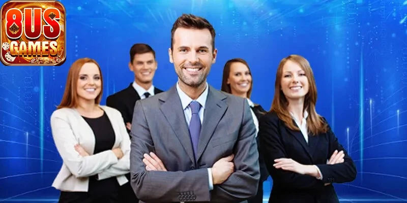 Hình ảnh đội ngũ chăm sóc khách hàng 8us hỗ trợ trực tuyến